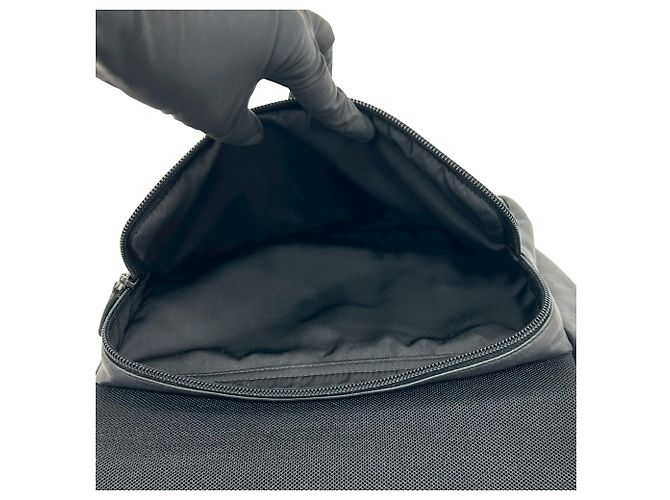 Borsa a tracolla in pelle nera e nylon Prada Nero - vista 10