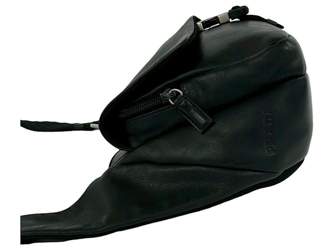 Borsa a tracolla in pelle nera e nylon Prada Nero - vista 5