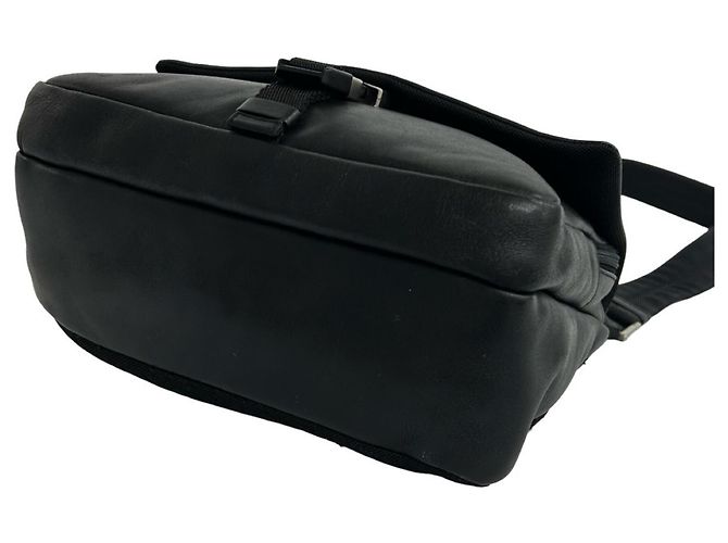 Borsa a tracolla in pelle nera e nylon Prada Nero - vista 8