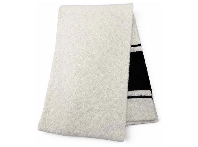 Sciarpa in cashmere Chanel 19B in bianco e nero - vista 4