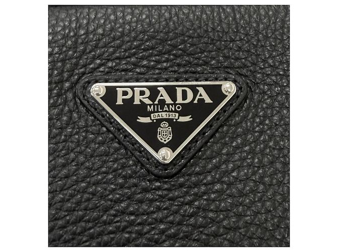 Bolso de hombro Prada en cuero negro con logotipo de triángulo - vista 8