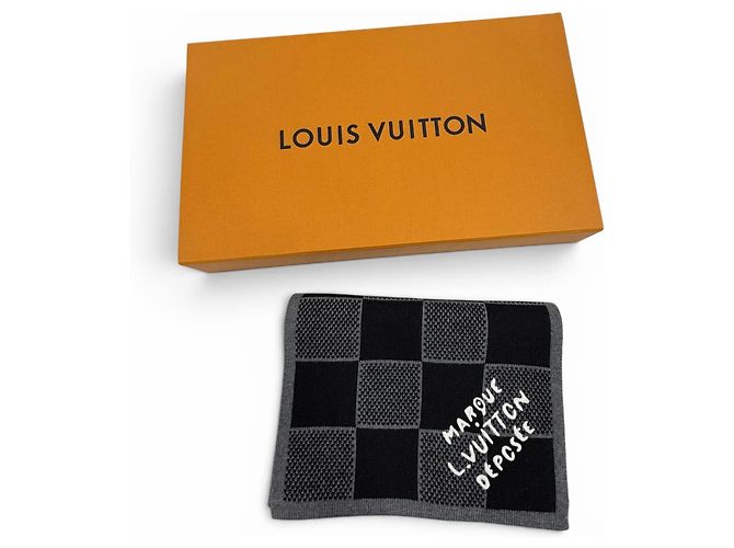 Stola Louis Vuitton Modello 2024 Nero - vista 2