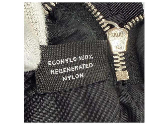Borsa a Spalla Prada Nylon Pelle Re-Nylon Placca Logo Triangolo Nero - vista 15
