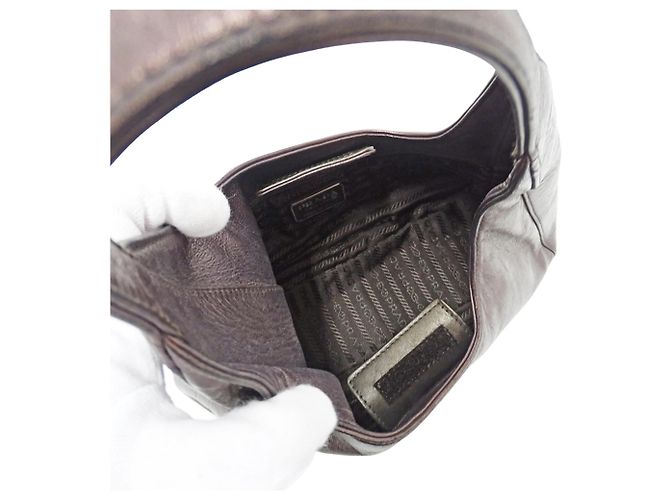 Borsa a tracolla in pelle viola metallizzato Prada Viola scuro - vista 5