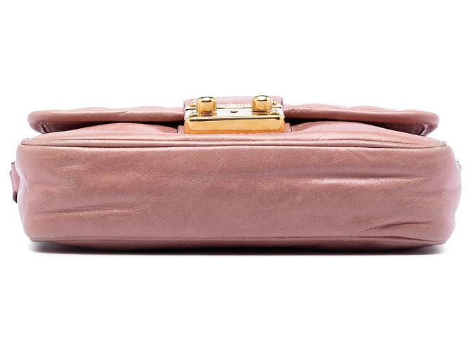 Miu Miu Trapu Crossbody Umhängetasche aus pinkem Vitello Shine - Ansicht 3