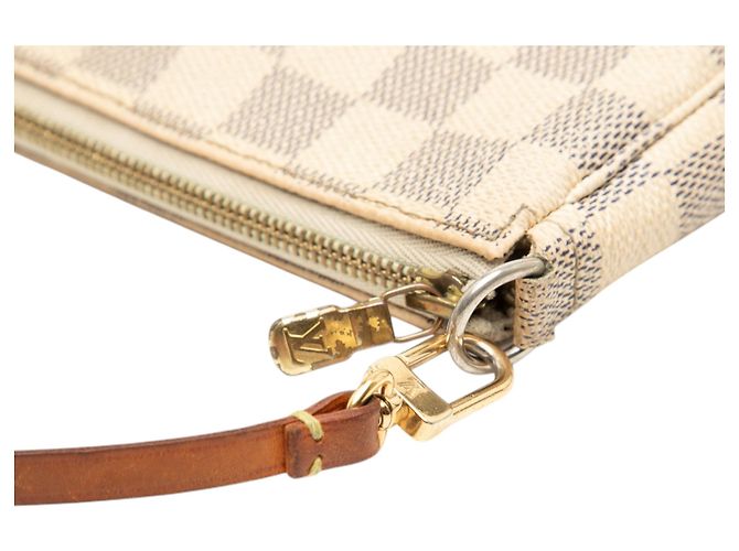Louis Vuitton Pochette Accessoires in Damier Azur bianco - vista 7