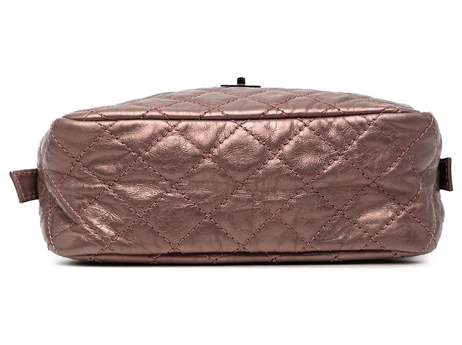 Borsa Camera Reissue Chanel in pelle di vitello invecchiata trapuntata metallizzata rosa piccola D'oro - vista 3