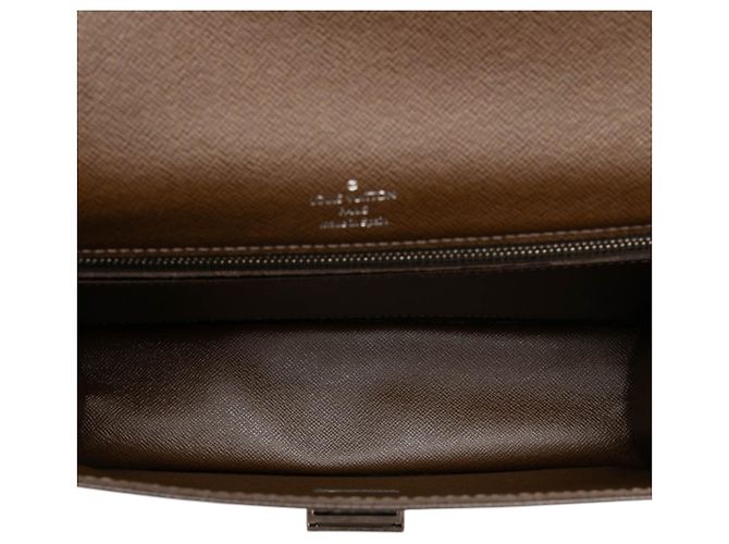 Louis Vuitton Marrone Taiga Selenga Marrone scuro - vista 4