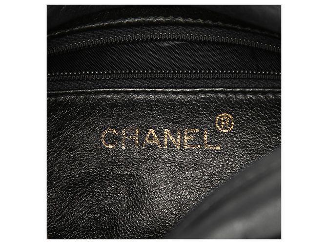 Borsa Chanel Black CC Vertical Quilted Lambskin Tassel Camera Bag Nero - vista 5