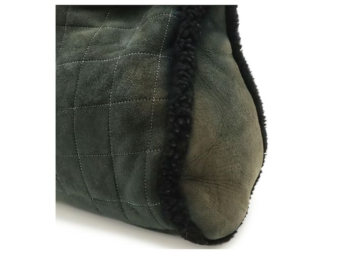 CHANEL Borsa a Spalla con Catena in Mouton Shearling Marrone Nero - vista 5