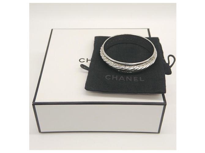 Bracelet jonc Chanel en argent - vue 6