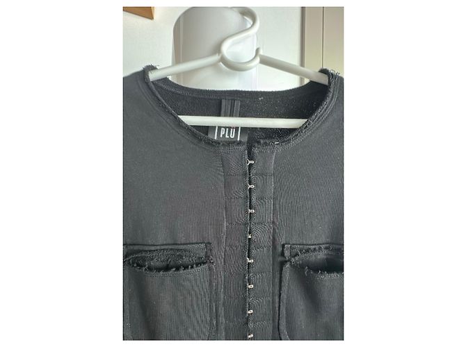 Munthe Plus Simonsen Giacca Peplum PLU in cotone nera con chiusura a gancio e occhiello Nero - vista 2