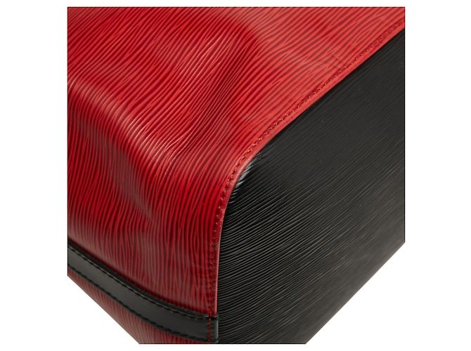 Noe Borsa a Spalla Louis Vuitton Epi Petit Noé Bicolor Nero Rosso - vista 10