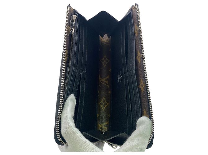 Zippy Louis Vuitton Long Wallet in Monogram Canvas and Leather Brown - view 8