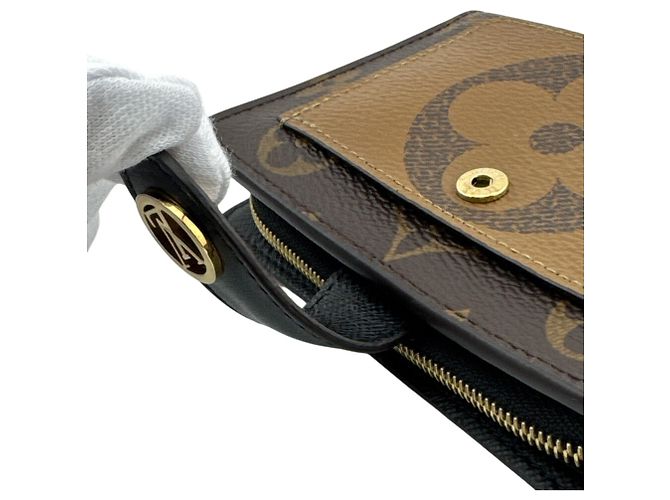 Cartera Juliette Giant Monogram Reverse de Louis Vuitton Castaño - vista 5