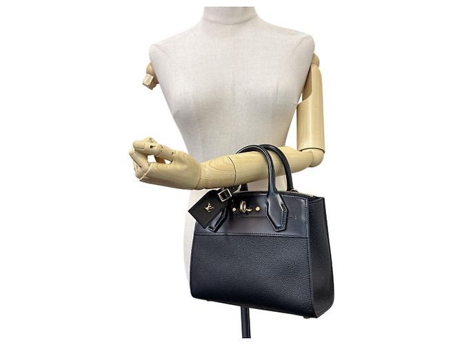 Bolso Louis Vuitton City Steamer Mini Negro - vista 6