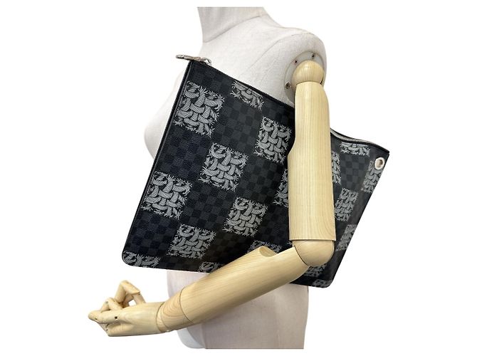 Louis Vuitton N61232 Christopher Nemes Pochette Jour GM Clutch Marrone Nero Bianco - vista 5