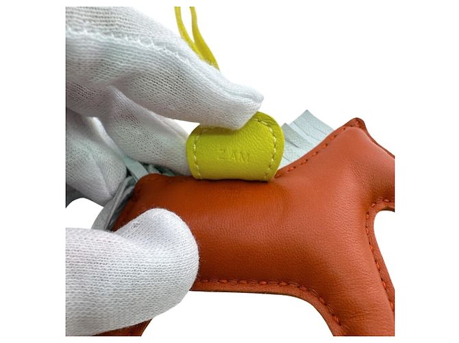 Portachiavi con charm a forma di cavallo Hermès Rodeo PM Marrone Giallo - vista 8