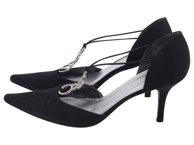 Stuart Weitzman Verzierte T-Riemen D'Orsay Pumps aus schwarzem Satin - Ansicht 5