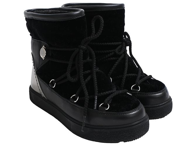 Botas de neve Moncler Stephanie em couro preto - vista 4