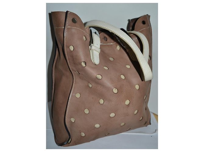 Moschino Cheap and Chic Shopper aus perforiertem Leder Braun - Ansicht 4