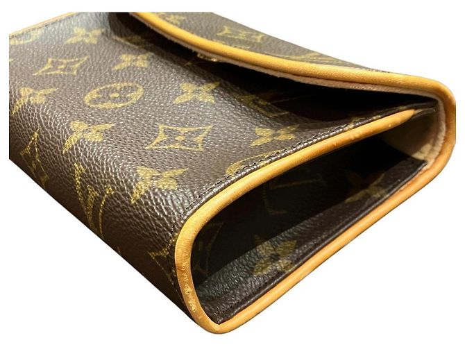 Borsa a tracolla Pochette Florentine Louis Vuitton Marrone - vista 9