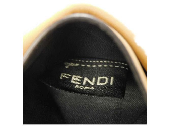 Fendi Münzbeutel aus beigem Lammleder - Ansicht 15