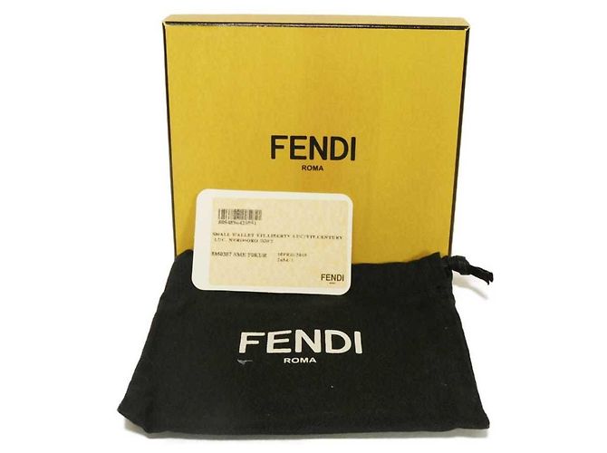 Fendi By The Way Piccolo Portafoglio con Borchie Oro Bi-fold Wallet Nero - vista 26