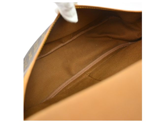 Louis Vuitton Saumur Monogram Canvas 35 - view 3