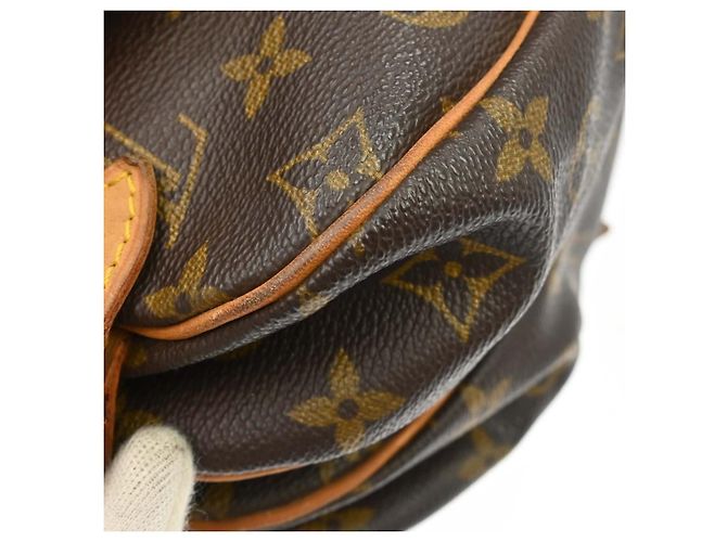 Louis Vuitton Saumur Monogram Canvas 30 Marron - vue 6