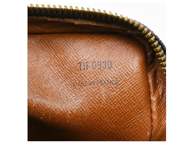 Louis Vuitton Amazone Monogram Canvas Mini Castaño - vista 4