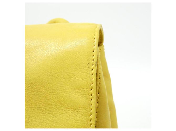 Borsa a tracolla in pelle gialla Chanel Giallo - vista 6