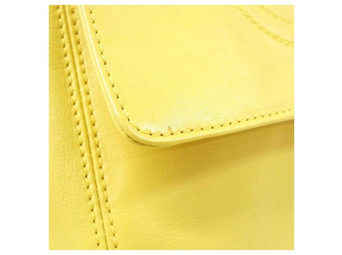 Borsa a tracolla in pelle gialla Chanel Giallo - vista 7