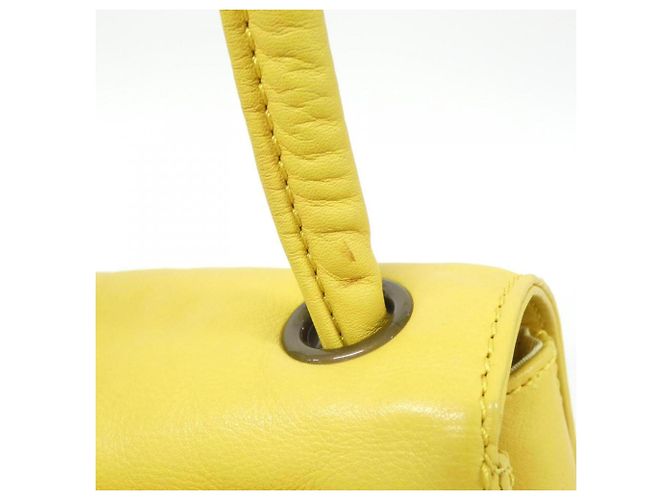 Borsa a tracolla in pelle gialla Chanel Giallo - vista 8
