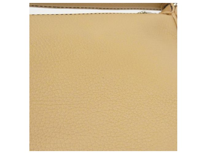Borsa a tracolla Chanel 23053 in pelle beige - vista 5