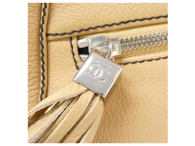 Borsa a tracolla Chanel 23053 in pelle beige - vista 6