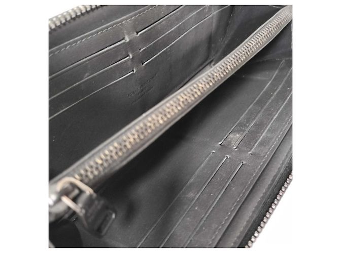Louis Vuitton Long Wallet in Black Calf Leather - view 7