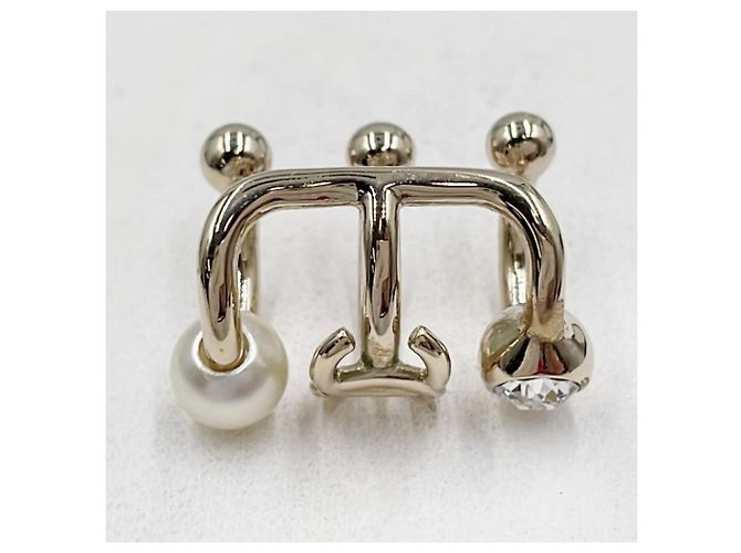 Ear Cuff Chanel in Oro con Falsa Perla e Strass D'oro - vista 2