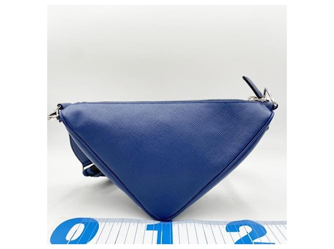 Borsa a tracolla Prada Triangle in pelle blu - vista 2