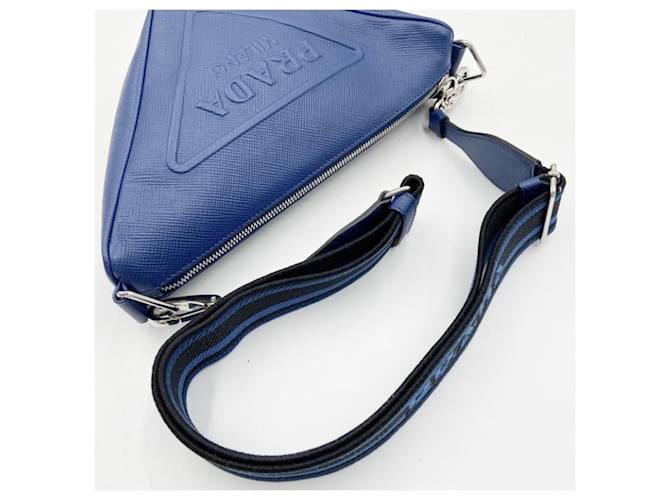 Borsa a tracolla Prada Triangle in pelle blu - vista 6