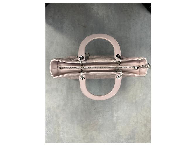Dior Borsa Lady Dior Medium in Pelle Rosa Pallido - vista 3