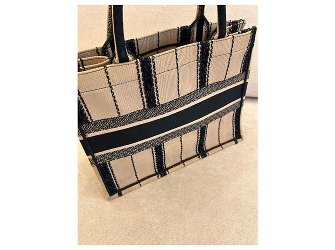 Dior Book Tote Borsa in Jacquard Nero Beige - vista 4