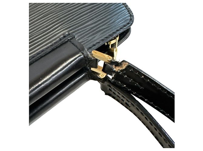 Borsa Louis Vuitton M52012 Figari PM Epi Nera Nero - vista 5