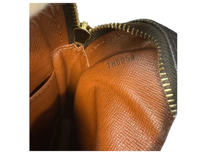 Borsa a tracolla Louis Vuitton Monogram Pochette Marrone - vista 9