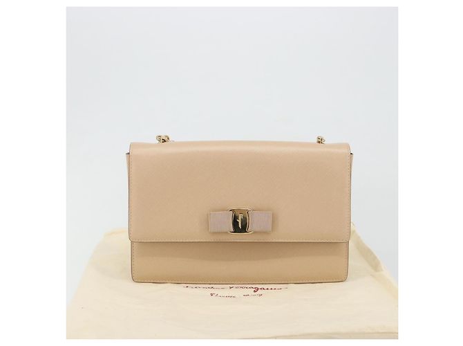 Borsa a tracolla con catena Salvatore Ferragamo in pelle beige oro Auth ki6669V - vista 12