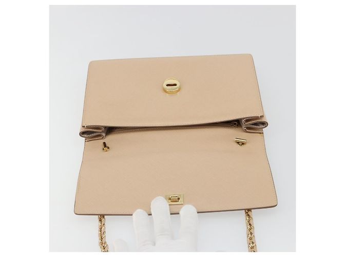 Borsa a tracolla con catena Salvatore Ferragamo in pelle beige oro Auth ki6669V - vista 18