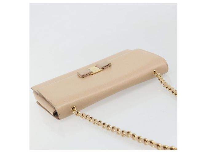 Borsa a tracolla con catena Salvatore Ferragamo in pelle beige oro Auth ki6669V - vista 6