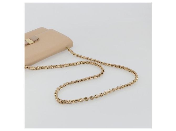 Borsa a tracolla con catena Salvatore Ferragamo in pelle beige oro Auth ki6669V - vista 7