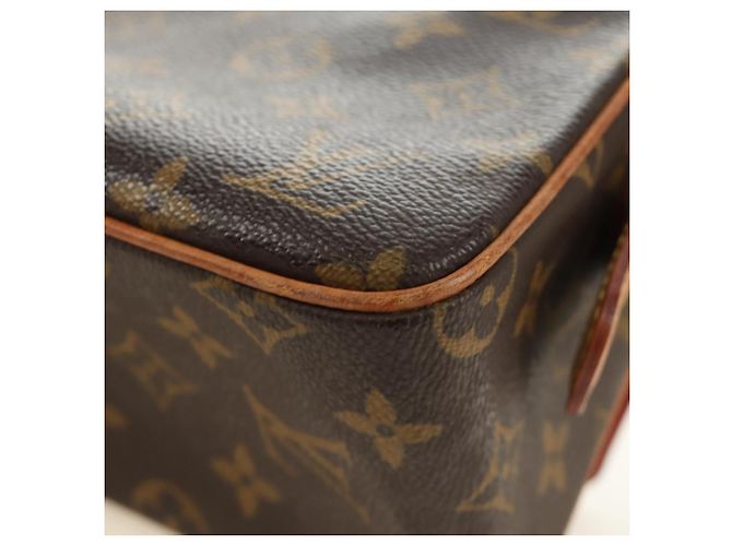 LOUIS VUITTON Bolso de Hombro Monogram Viva Cite MM M51164 LV Auth 185101SAV Monograma - vista 18