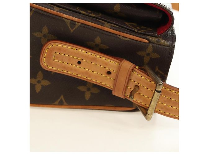 LOUIS VUITTON Bolso de Hombro Monogram Viva Cite MM M51164 LV Auth 185101SAV Monograma - vista 8